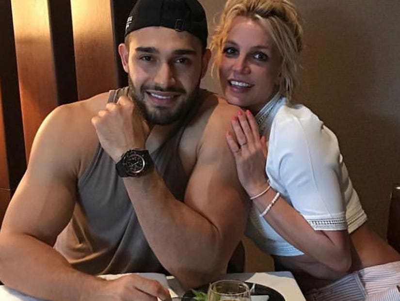 Britney Spears' Boyfriend Posts Mother's Day Tribute Amid Conservatorship Drama