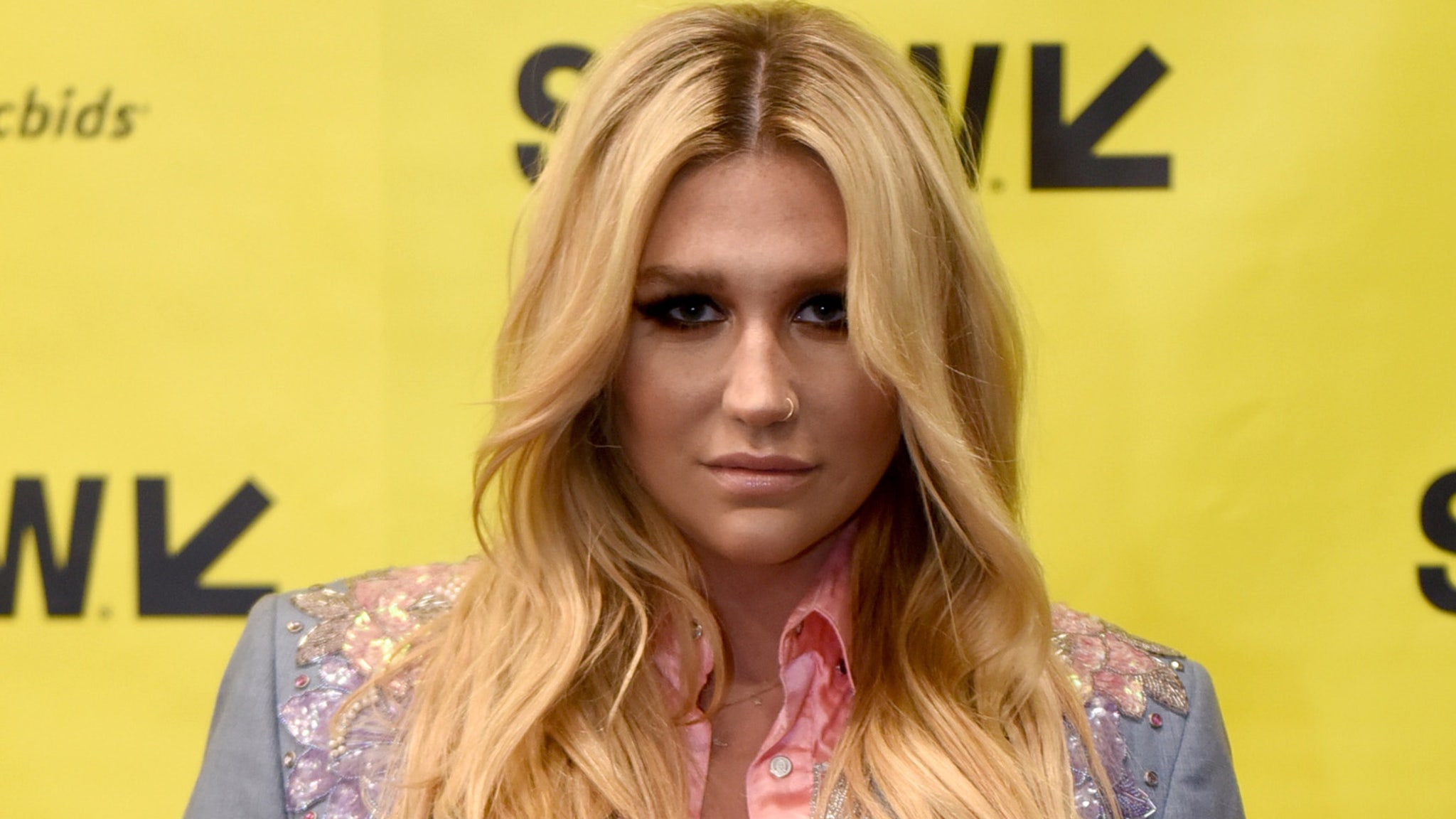 Kesha Tells Paparazzi And Body Shamers To Kiss My Fat Ass Photo 