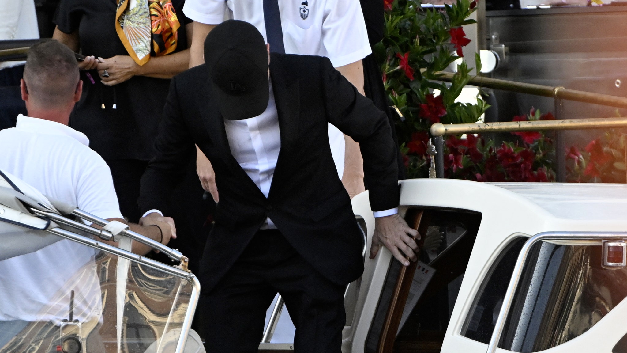 Leonardo DiCaprio & 27-Year-Old Model Girlfriend Spotted at Bezos-Sanchez Wedding