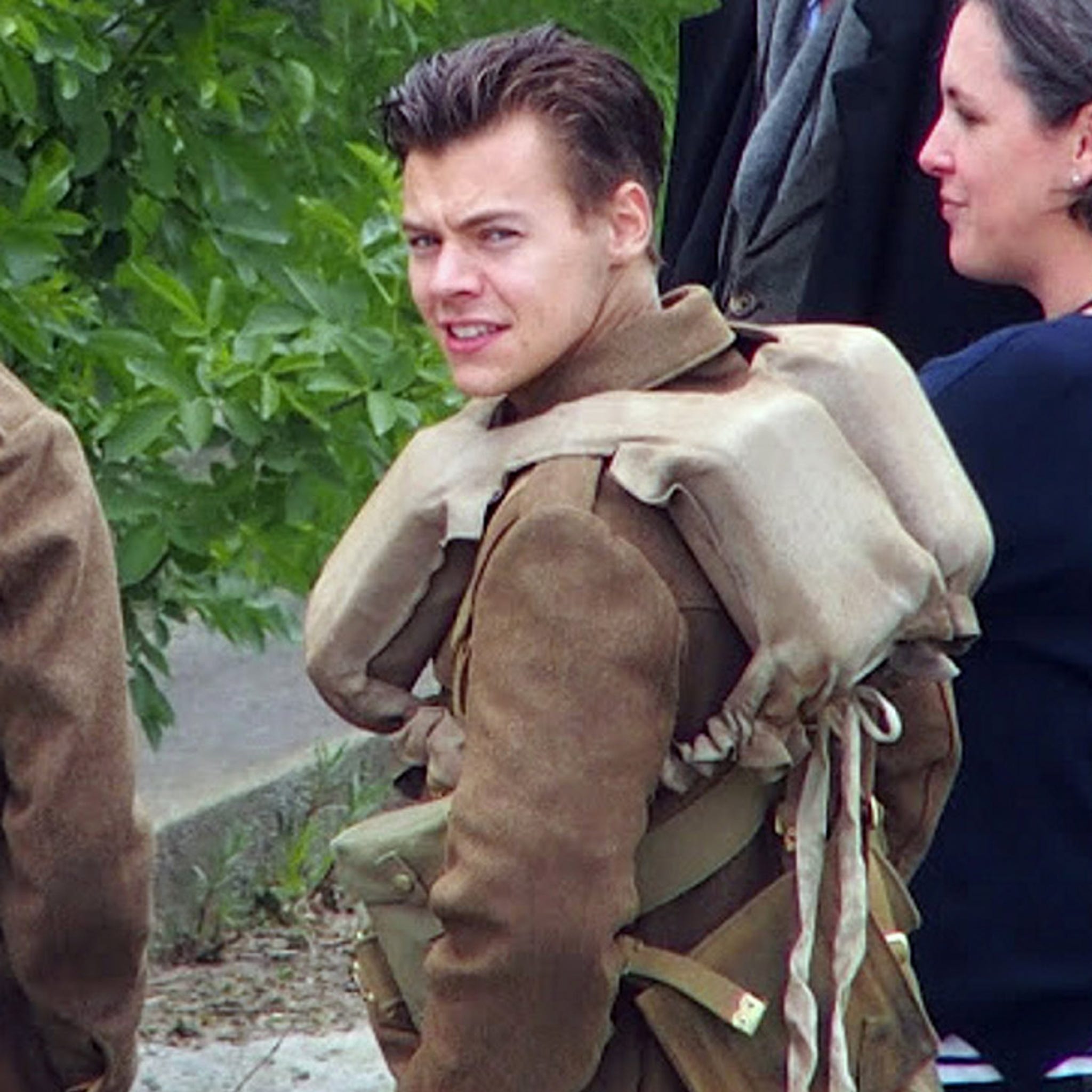 Harry Styles Looks Hotter Than Ever with Short New 'Do on Set of New  Christopher Nolan Flick