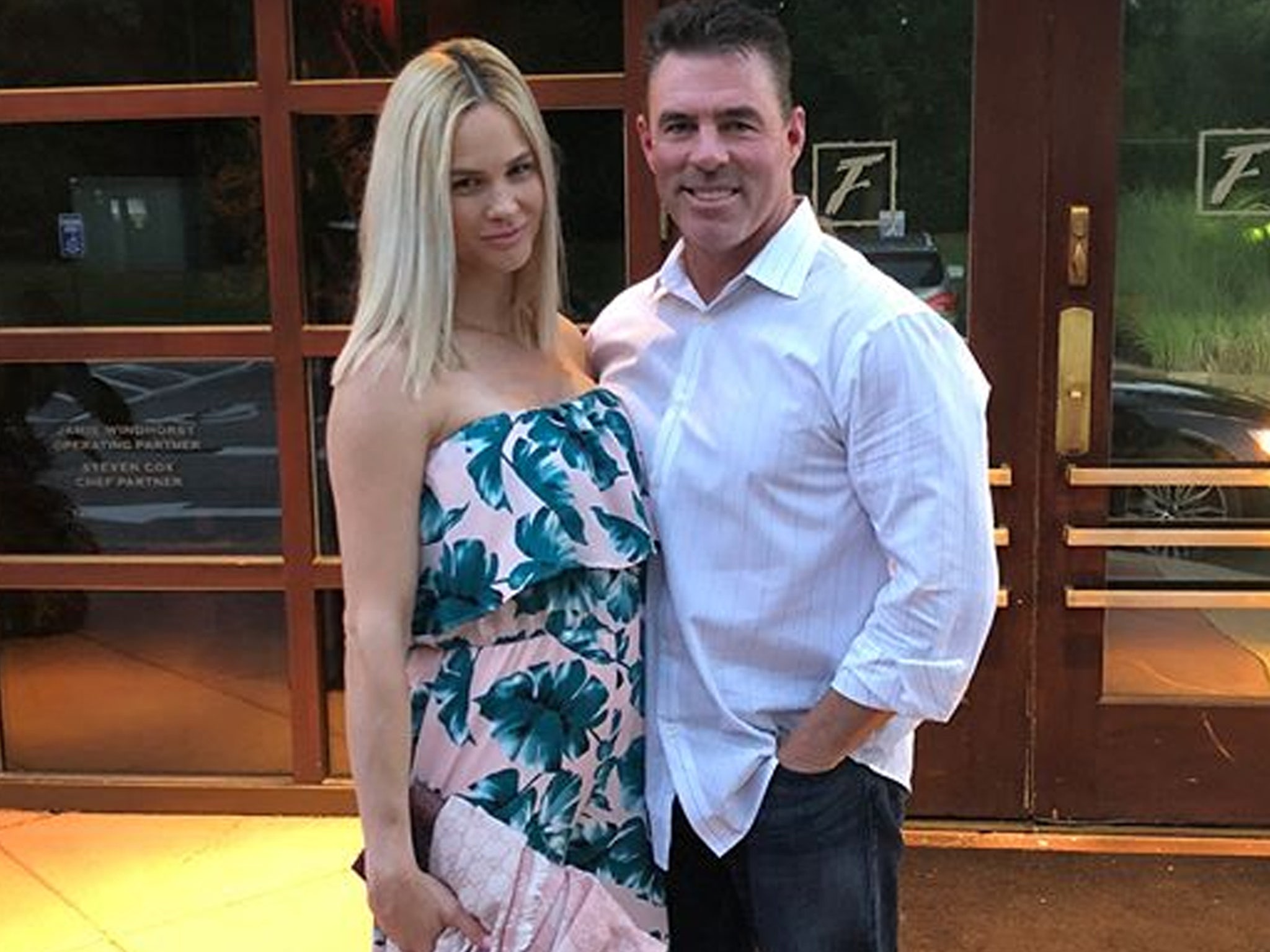 Jim Edmonds Had A Threesome With His Smokeshow Wife And Is Now Divorcing  Her To Be With The 2nd Woman From The Threesome