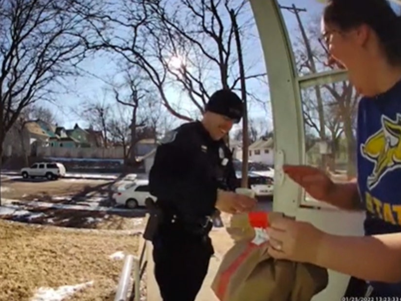 South Dakota Cop Delivers Doordash Order After Arresting Driver 
