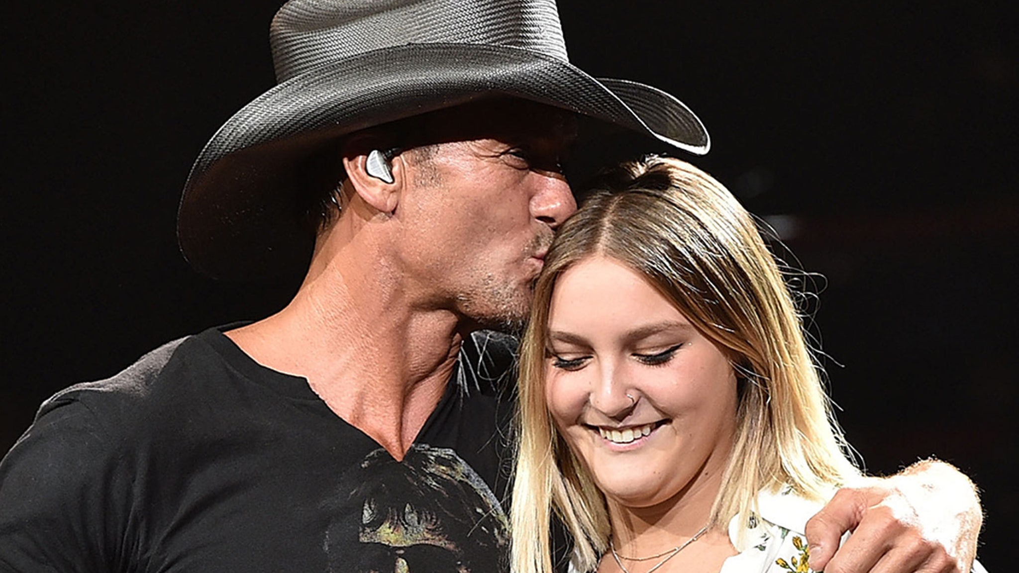 Dad battling cancer duets 'My Little Girl' with Tim McGraw in emotional  tribute to his daughters - ABC News