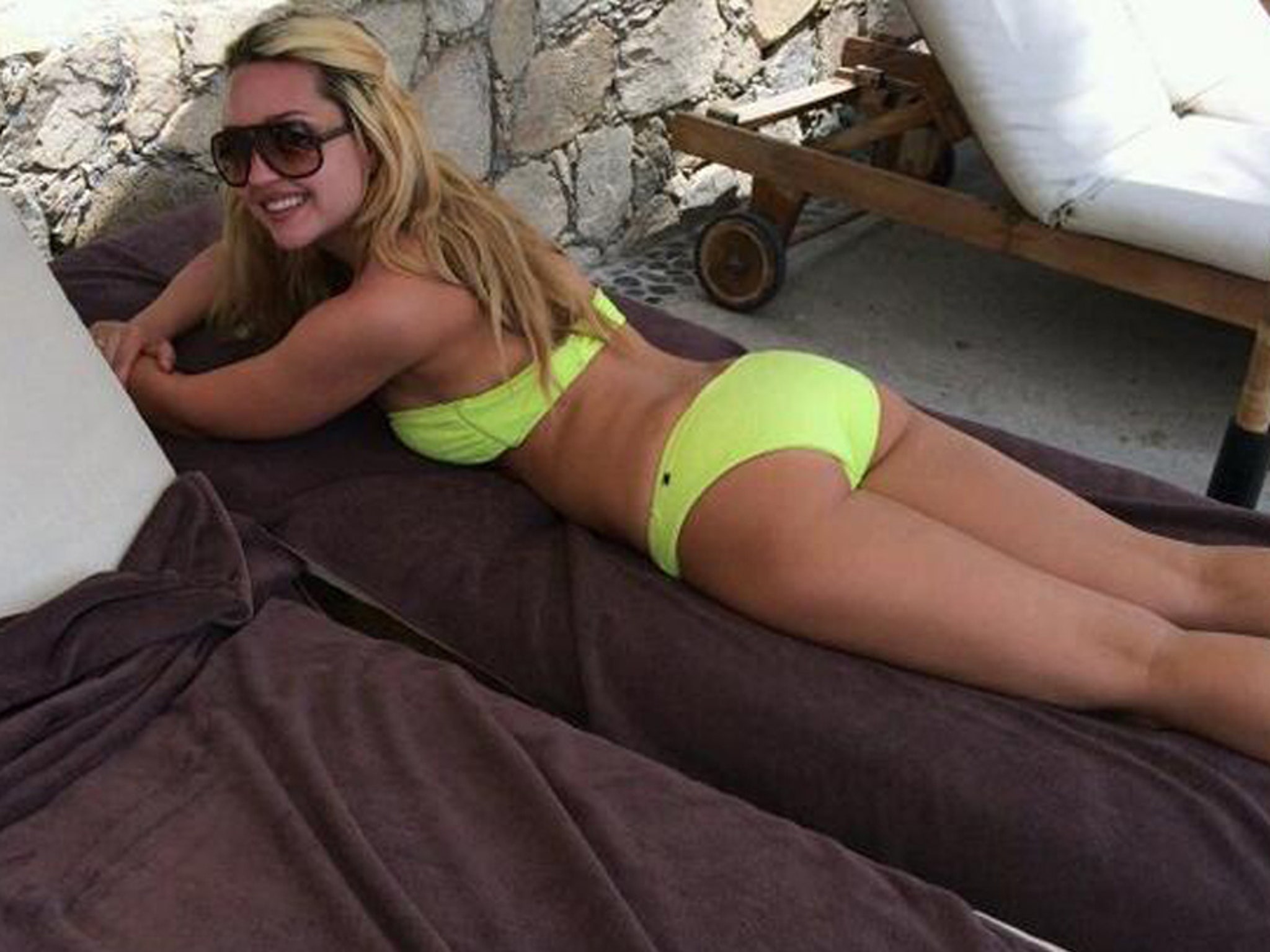 Amanda Bynes Shares Bikini Photos from Spring Break