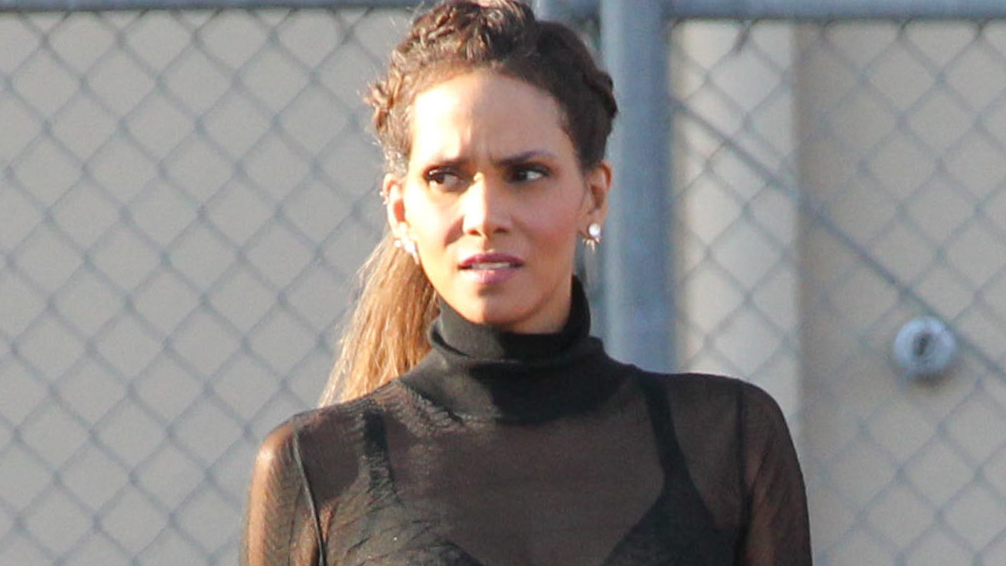 Halle Berry, 49, Shows Off Her Amazing Body In Bra & Completely