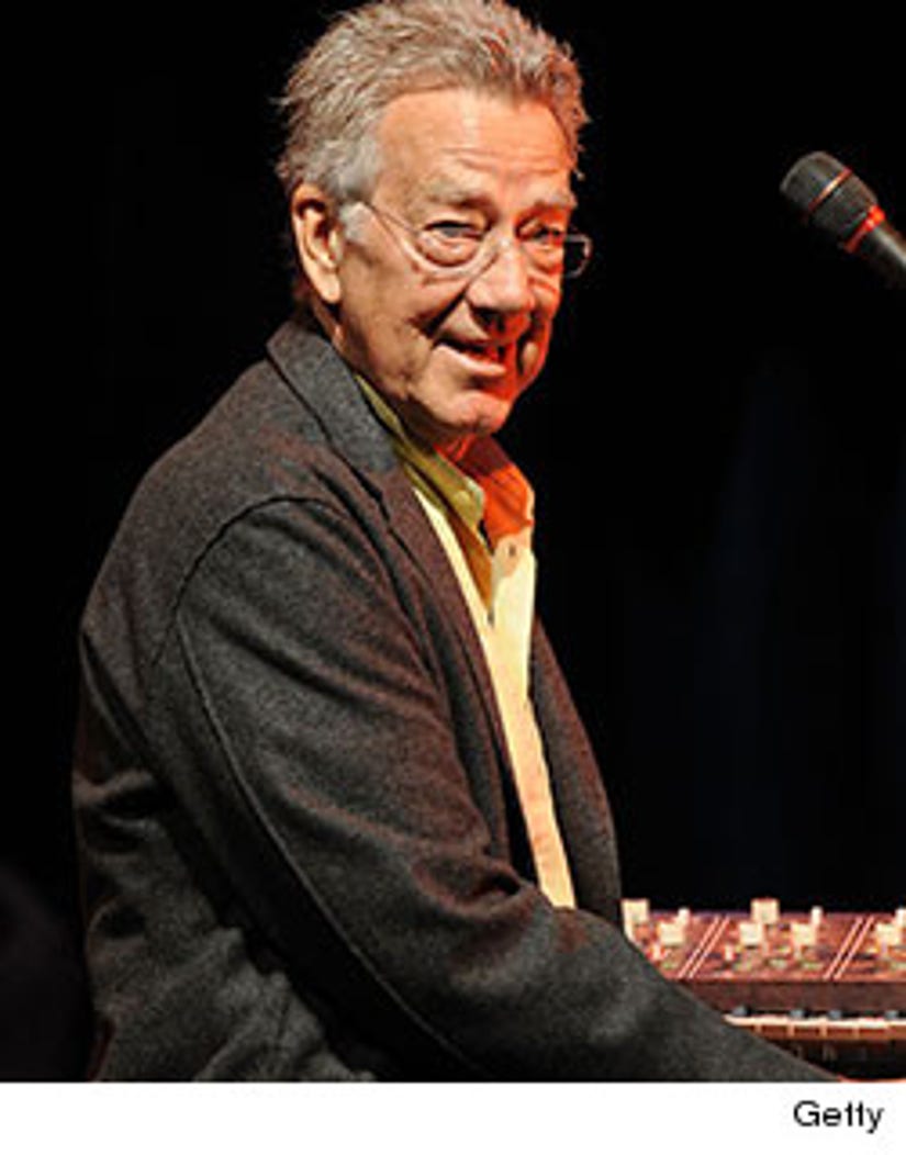 Ray Manzarek, 74, Rock Keyboardist And a Founder of the Doors, Is