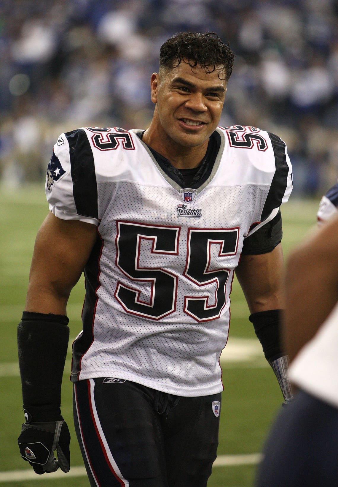 27 December 2009. Patriot Linebacker Junior Seau (55) celebrates