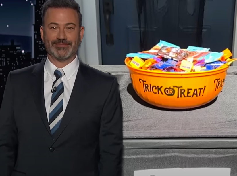 Jimmy Kimmel Scares Off Greedy Trick-or-Treaters With Halloween Candy
Prank - Watch!