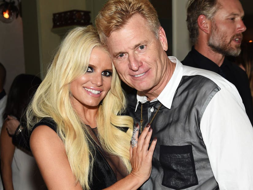 Jessica Simpson Breaks Down Complicated Relationship with Her Dad After  Parents' Divorce