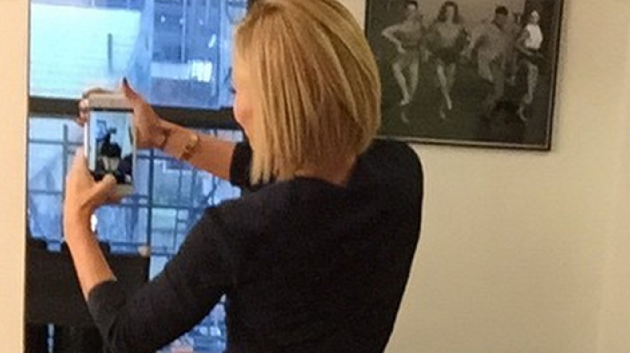 Kelly Ripa Says She Sent Butt Selfie To InLaws See Her Funny Story