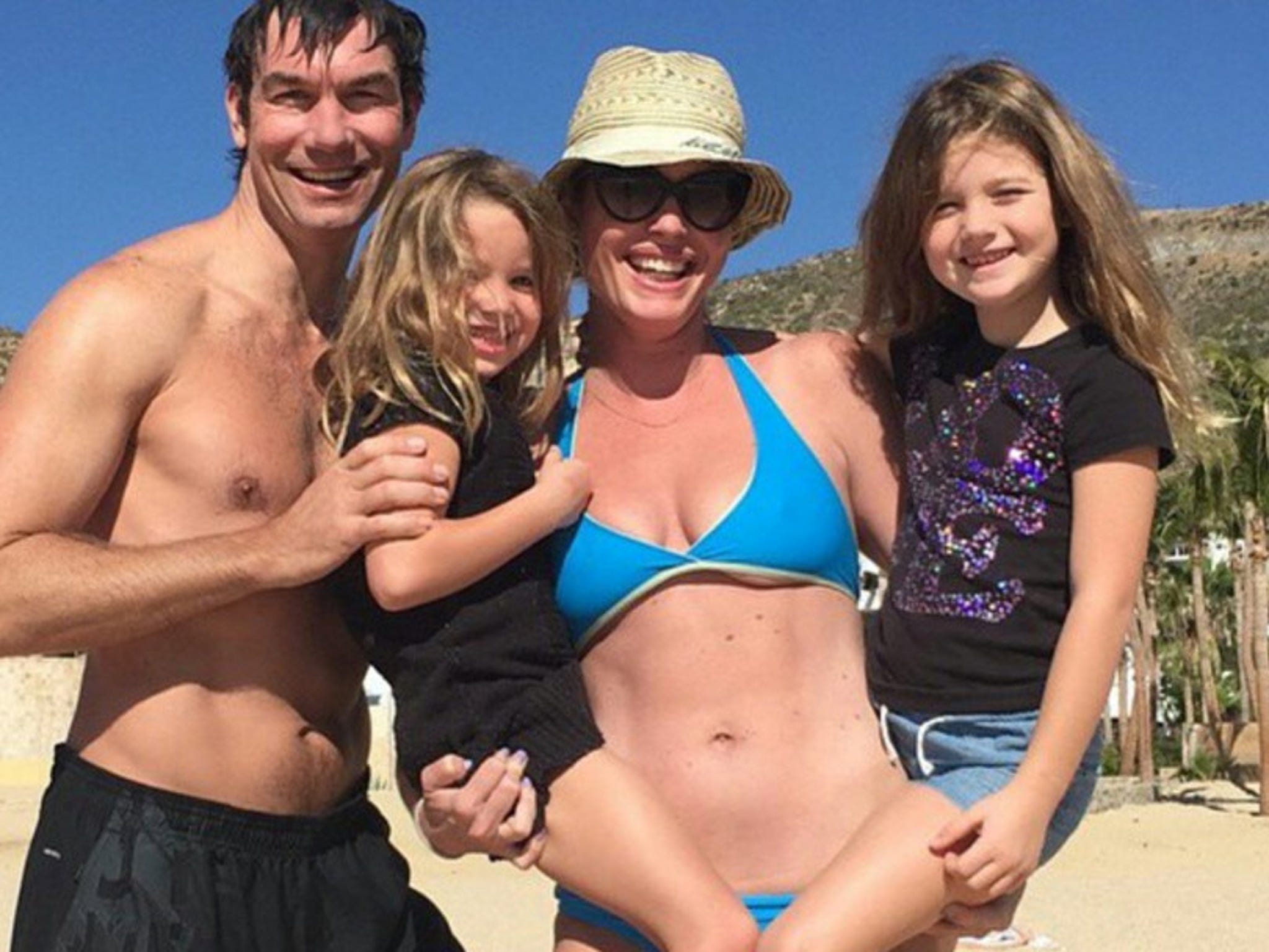 Jerry O'Connell Won't Let Wife Rebecca Romijn Have a Manny: "I Wouldn't Be  Comfortable with That"