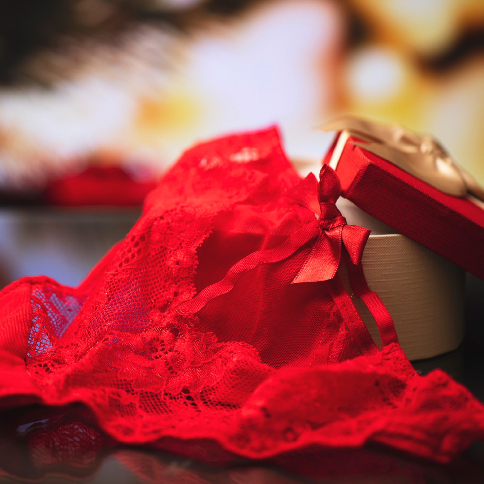 Teen Dad Gets Overwhelming Support For Buying Daughter 'Revealing' Lingerie  For Christmas
