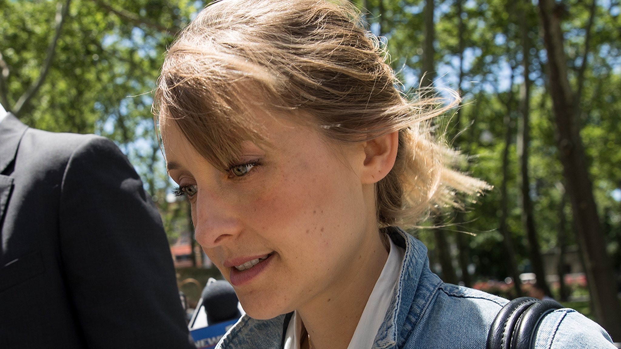 Smallville's Allison Mack to Speak About Her Experience in NXIVM Cult for First Time in New Podcast Series