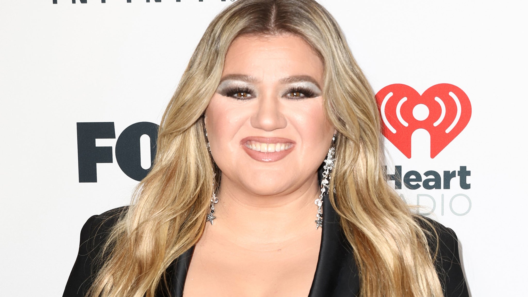 Kelly Clarkson on Why Talk Show Is Moving to New York, '100 Percent' Her Idea