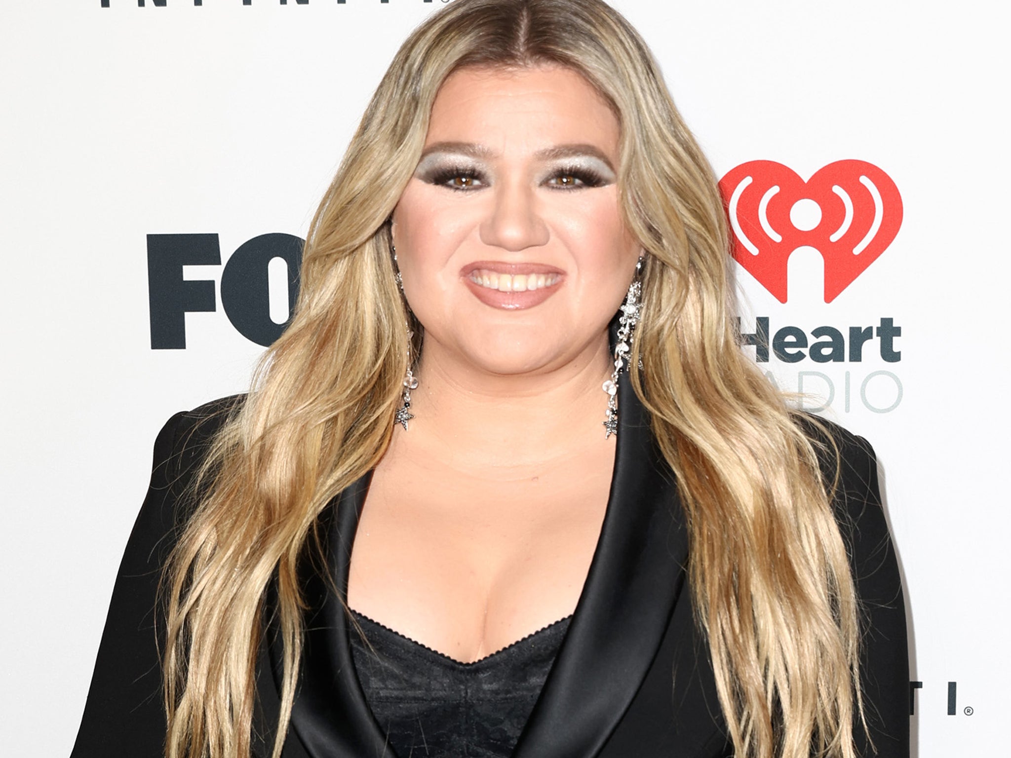 Kelly Clarkson Explains Why She's Moving Her Family from LA to NYC