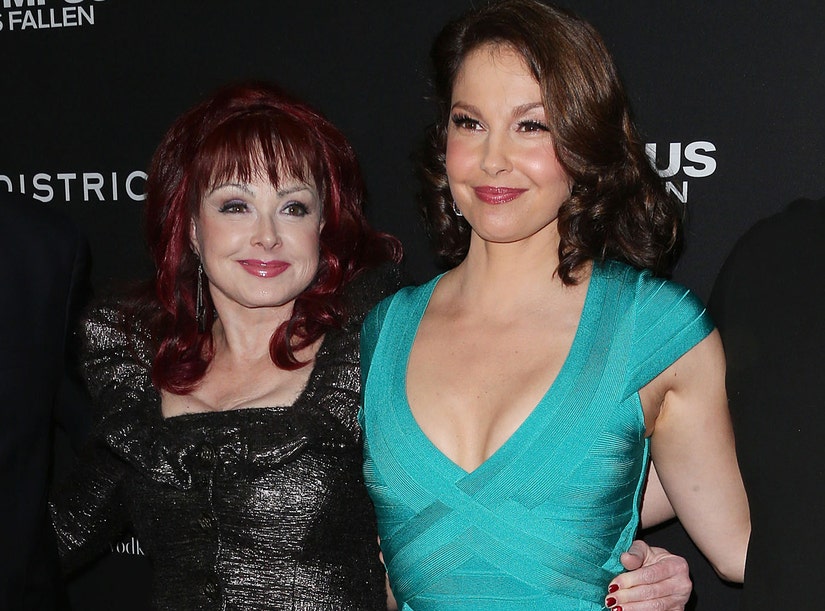 Ashley Judd Details Final Moments With Dying Mom Naomi, Behavior Leading Up to Suicide