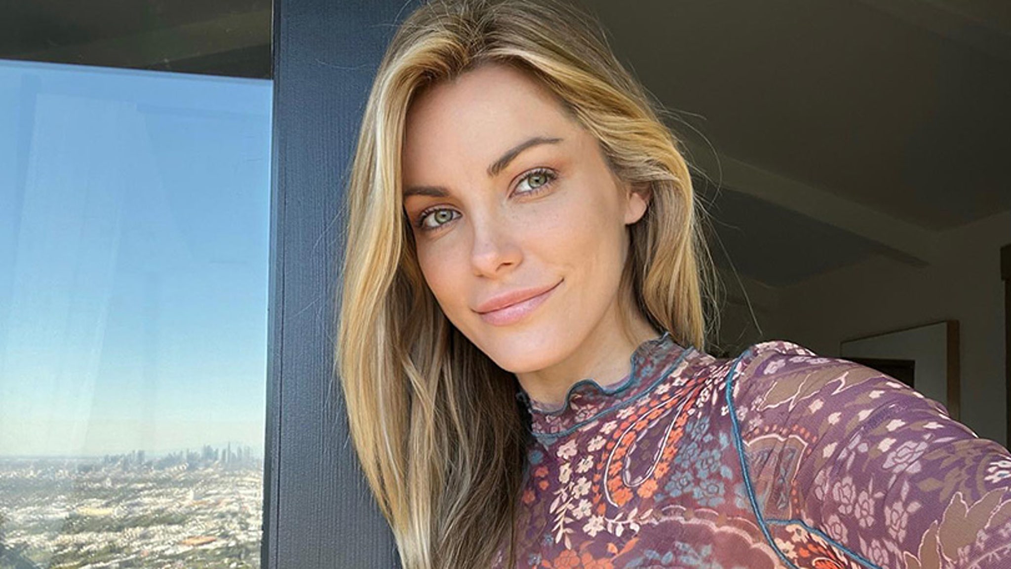 Crystal Hefner Writing Memoir Playboy Mansion Both A Sanctuary And