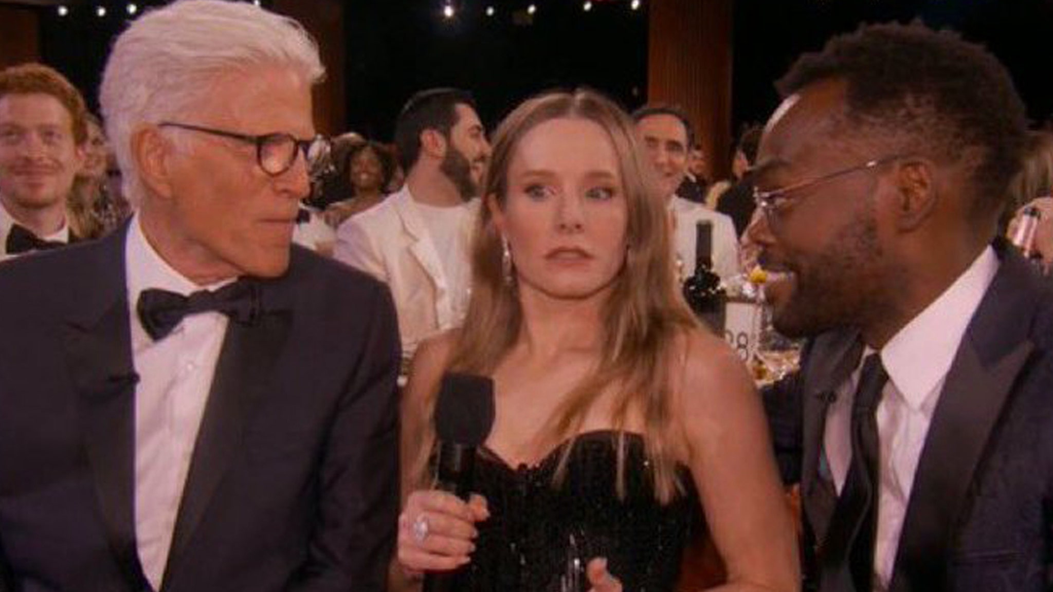 Kristen Bell Reunites With Former Costars While Hosting SAG Awards: 'I Got A Surprise For You'