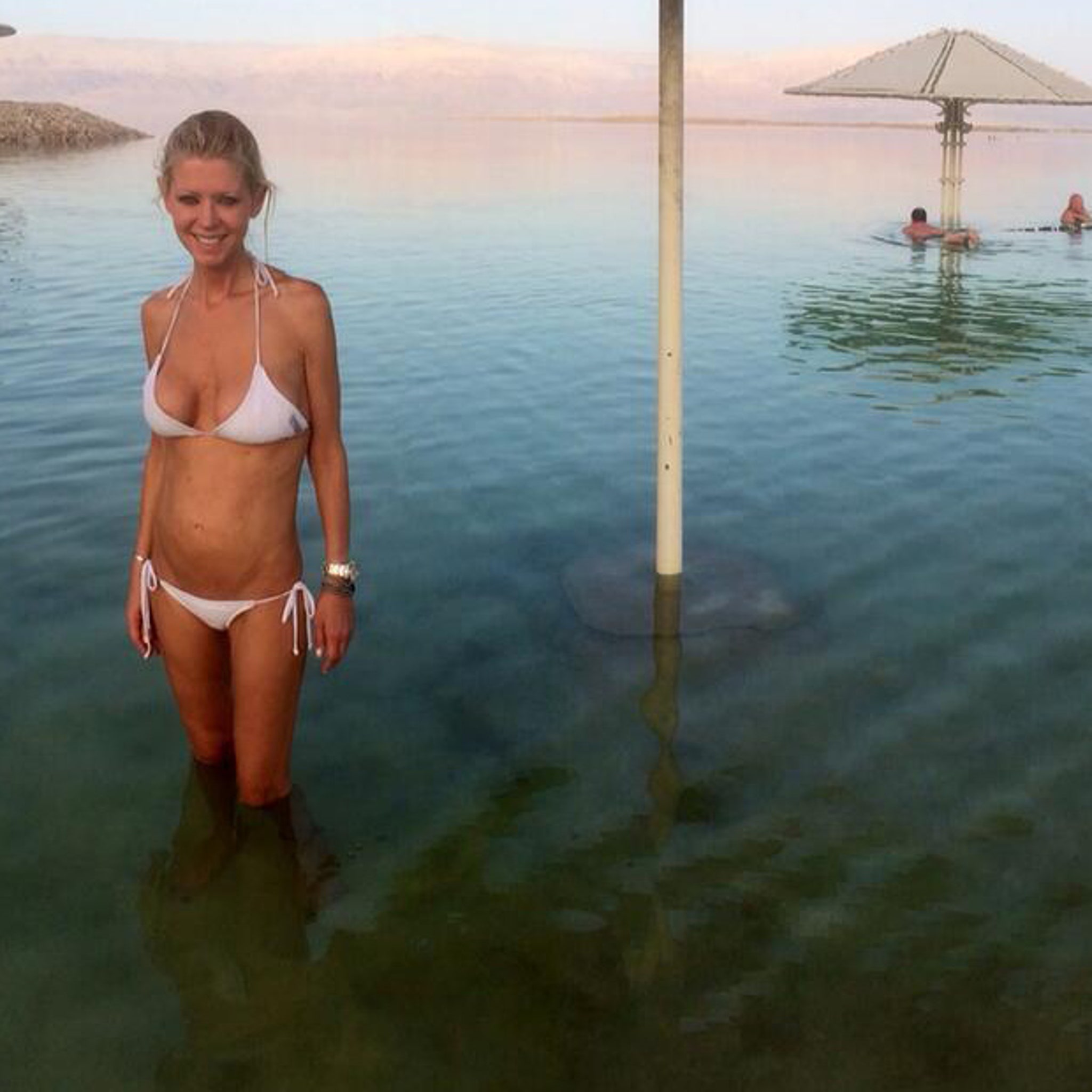 Beschikbaar Spit Rondlopen Tara Reid Posts Vacation Bikini Pic -- See Her Beach Bod!