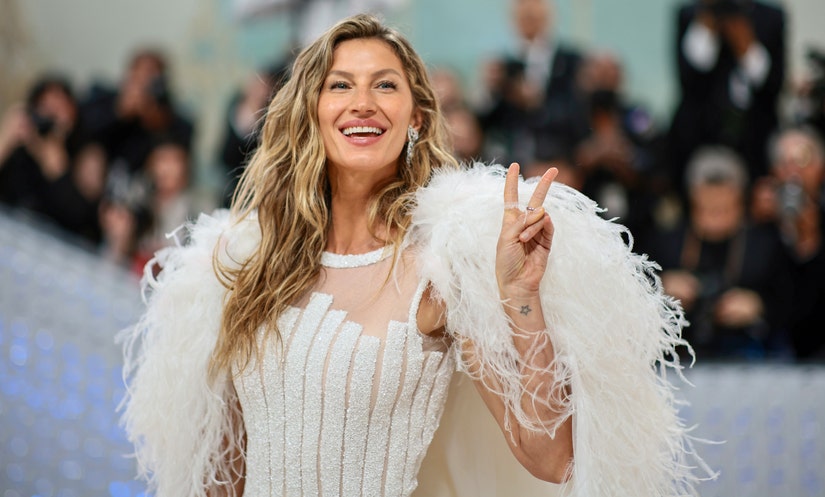 Gisele Bündchen Looks Heavenly At First Met Gala Since Tom Brady
Split