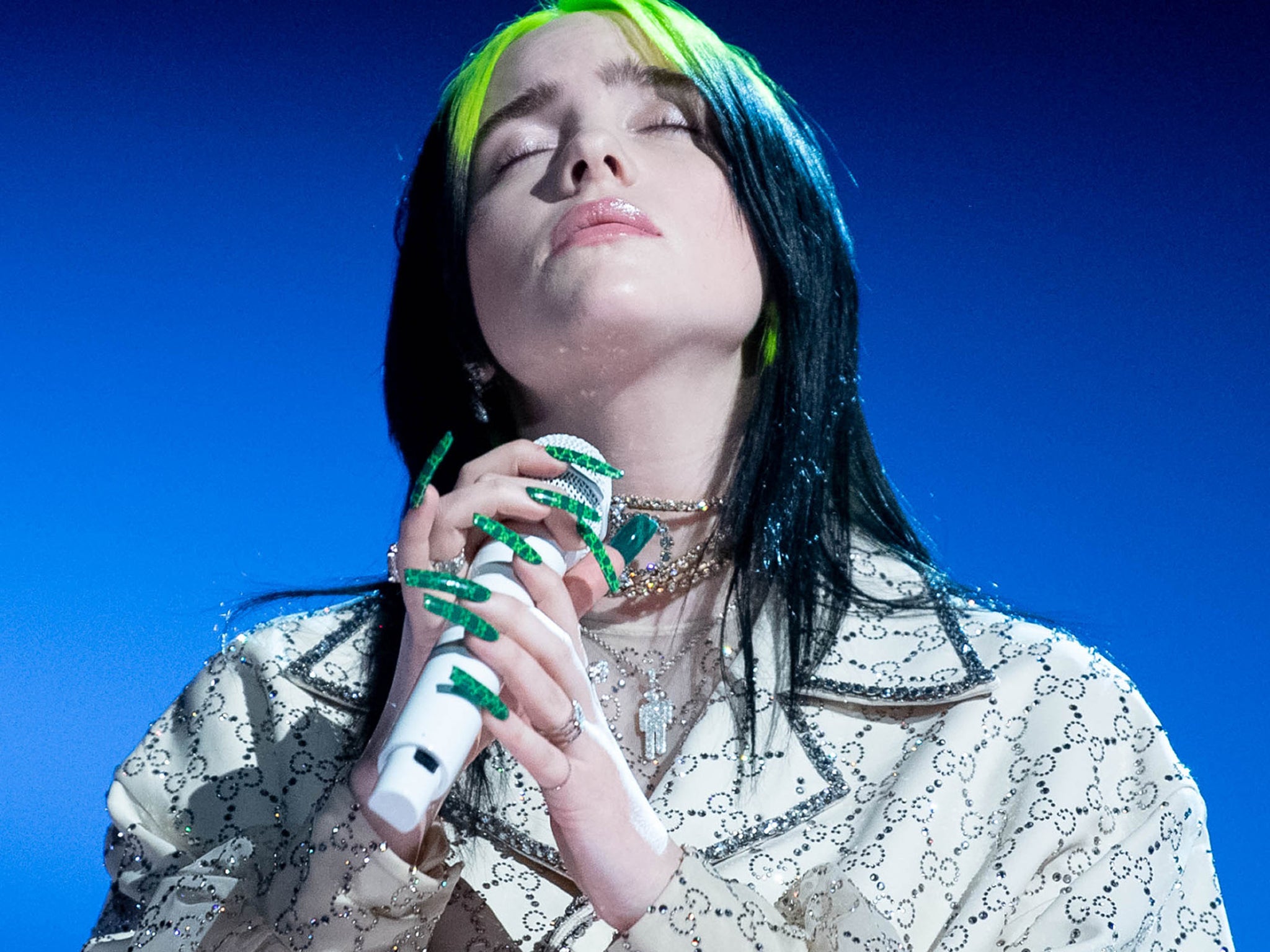 Unveiling Billie Eilish's Bra Size: The Shocking Truth Revealed - 2024