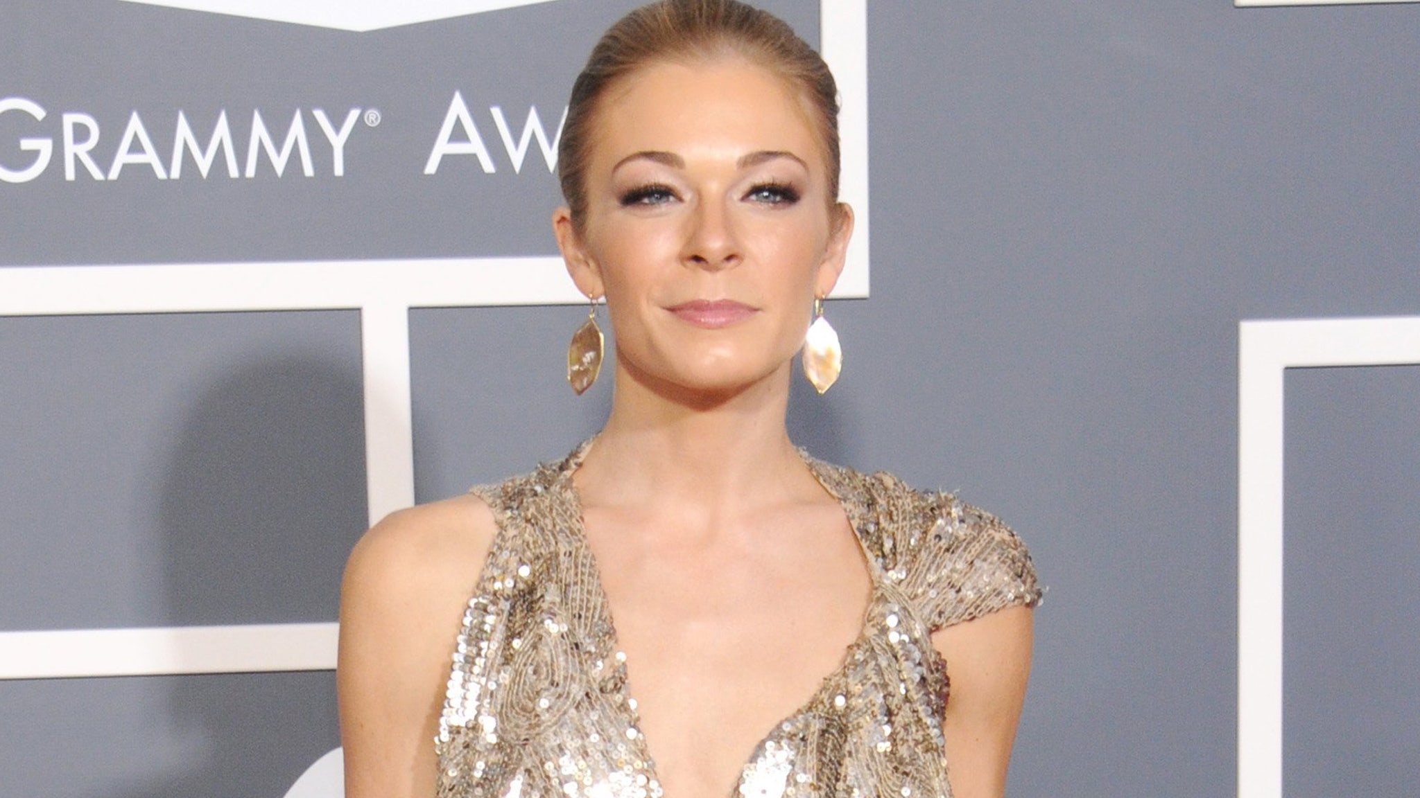 LeAnn Rimes Shows Psoriasis Flare Up In Nude Photos, Pens 