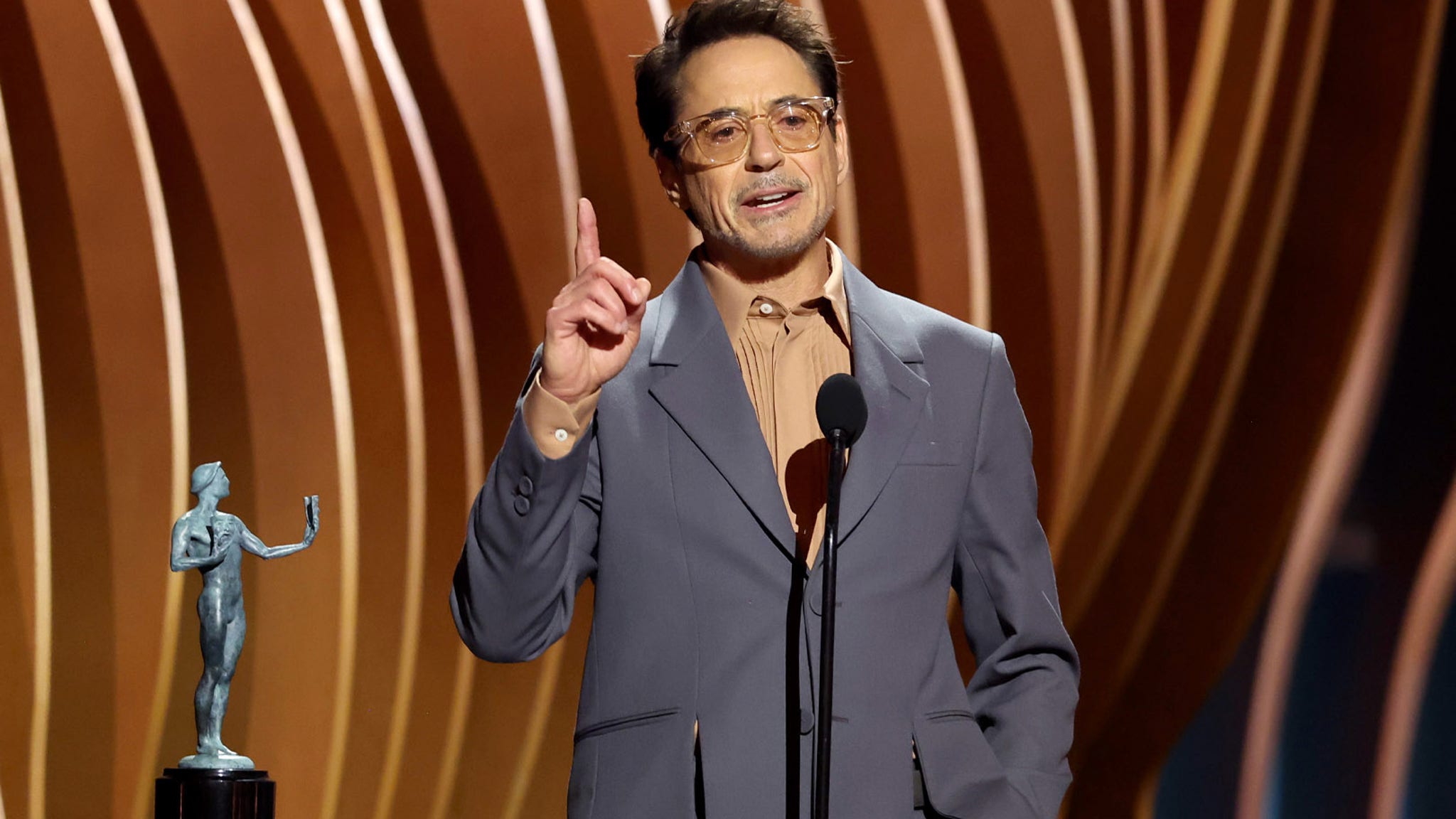 Everyone Robert Downey Jr. Mentioned During SAG Award Speech -- From Wife to Mel Gibson
