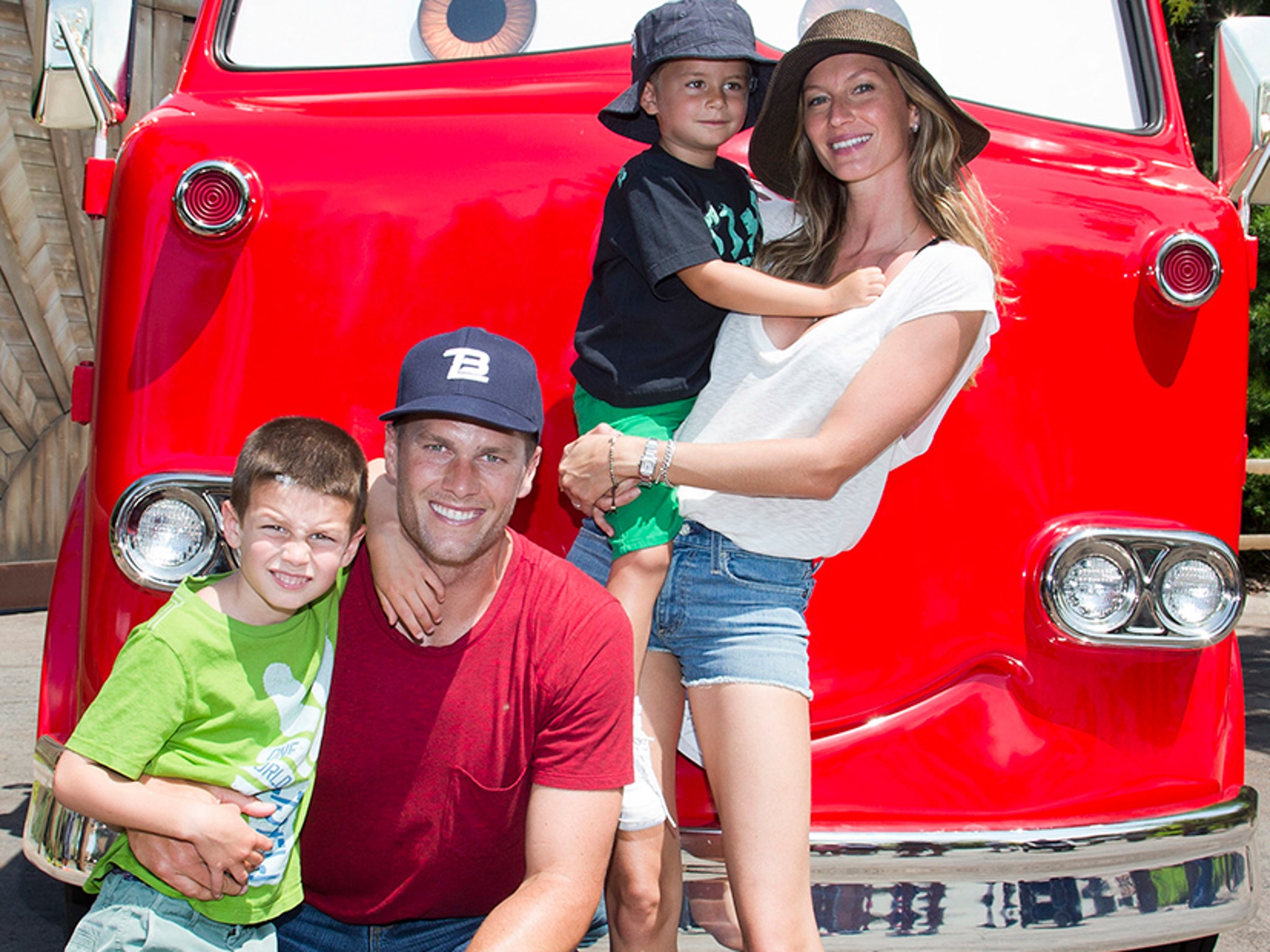 Tom Brady and Gisele Bundchen Go to Disneyland With Kids