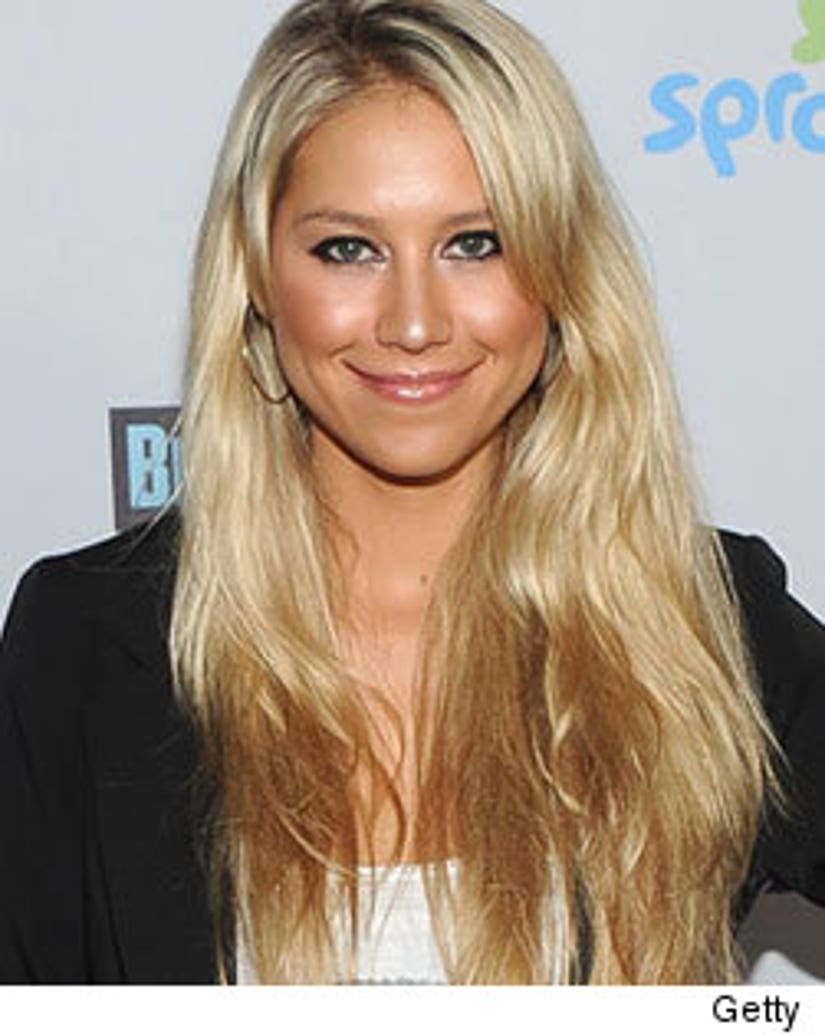 The Biggest Loser: Anna Kournikova Out