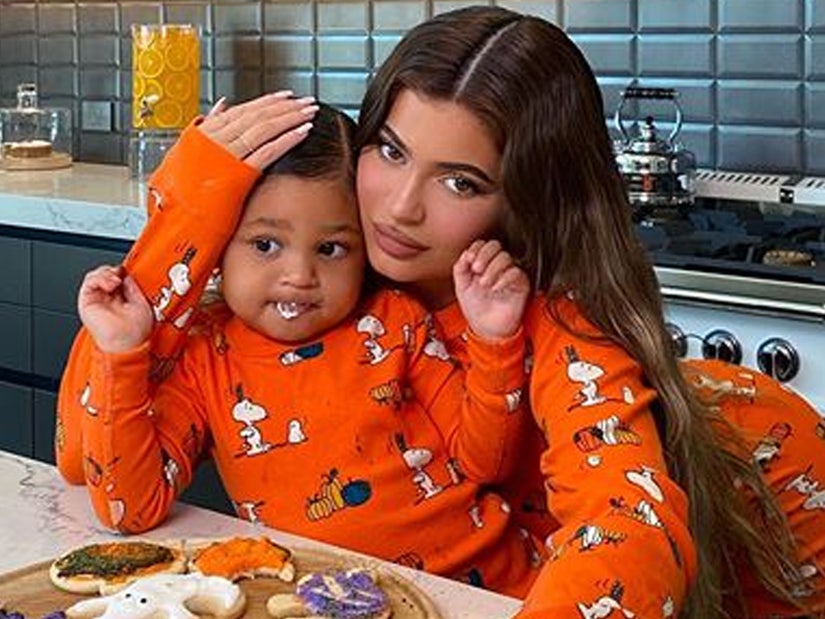 Kylie Jenner Shares Adorable Video of Daughter Stormi Making Halloween ...