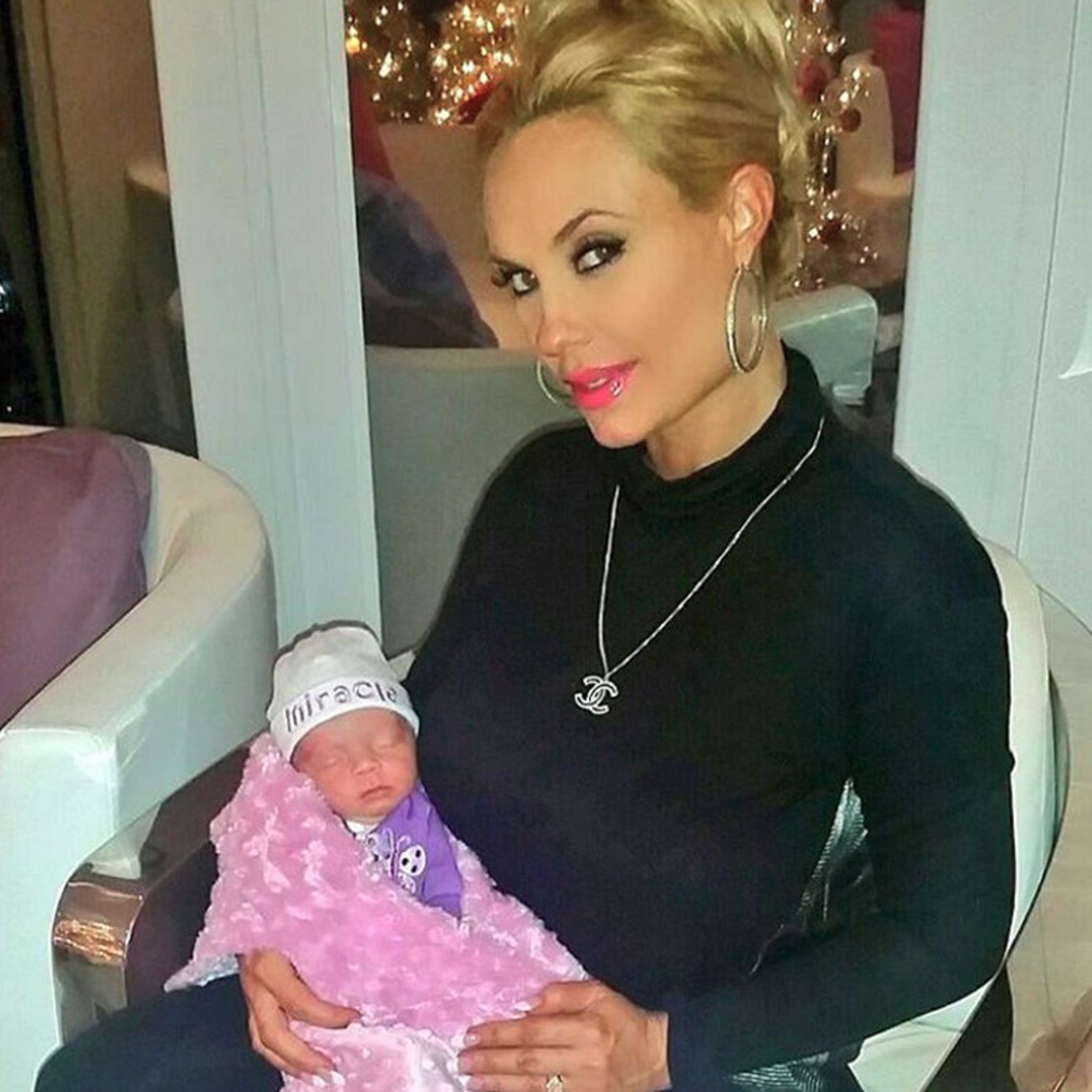 Coco Austin Defends Her Parenting Skills On Twitter: I've Been 100% Hands  On!