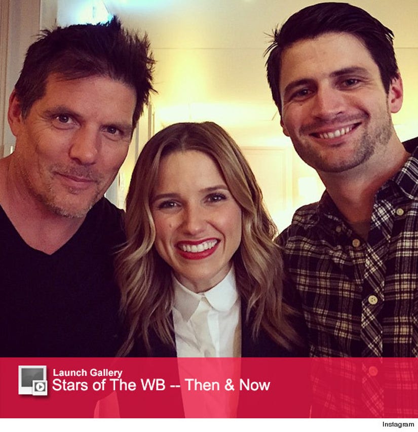 See the Cast of 'One Tree Hill' Reunite in Paris - ABC News