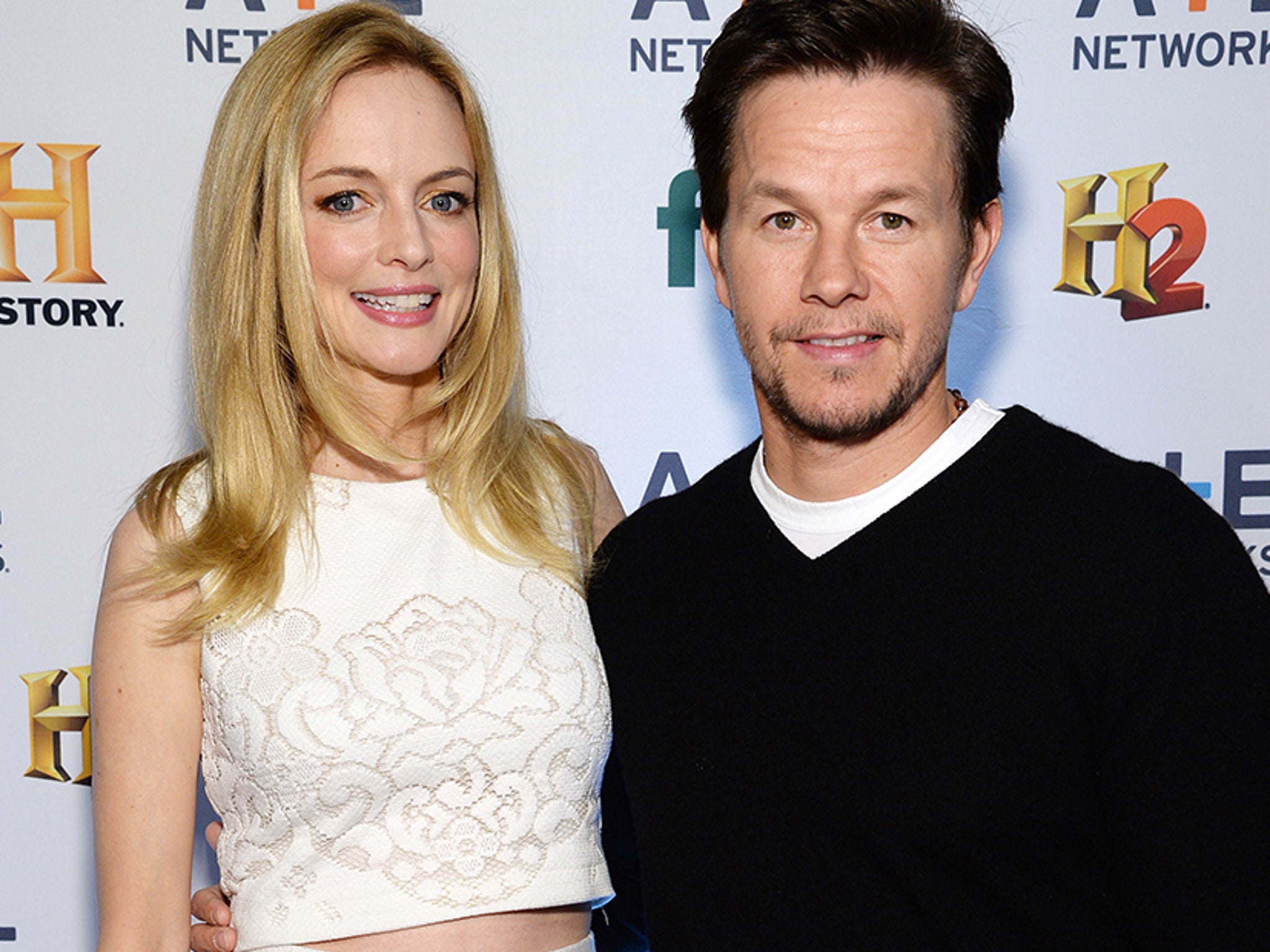 Heather Graham & Mark Wahlberg Have Mini 