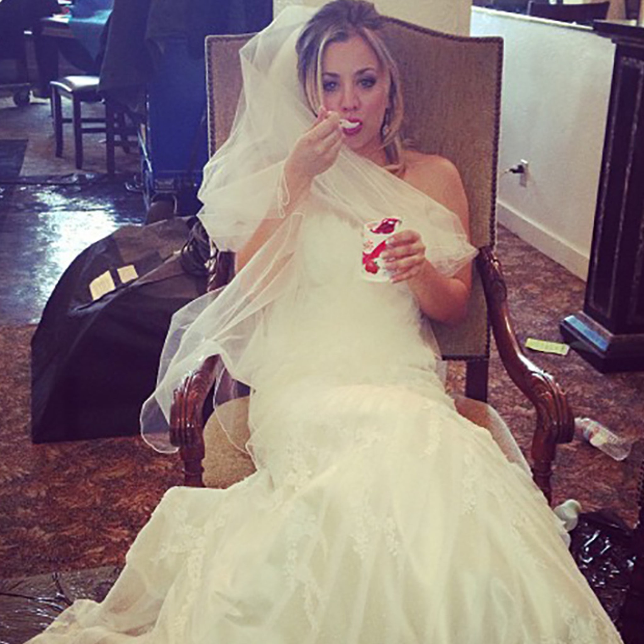 kaley cuoco wedding dress