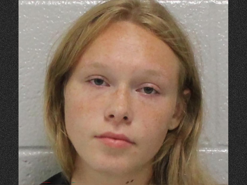 Girl, 6, Finds Parents Dead in House, Rushes to Tell Older Sister, 17, Unaware She's the Shooter