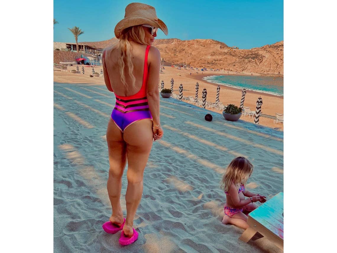 Jessica Simpson Swimsuit Picture on Instagram