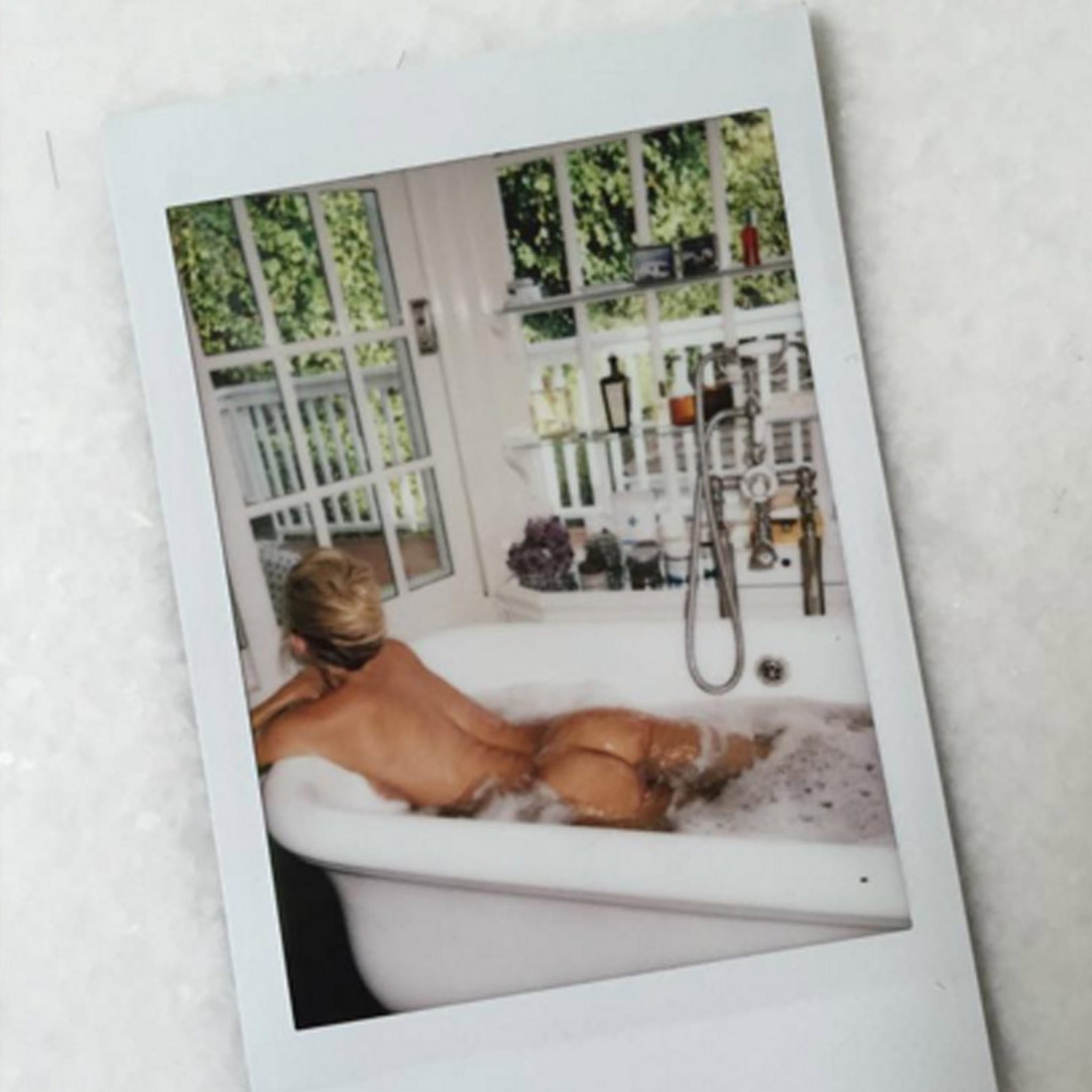 Kate Hudson Bares Her Naked Booty in Bathtub Pic on Instagram -- Was It For  Nick Jonas?!