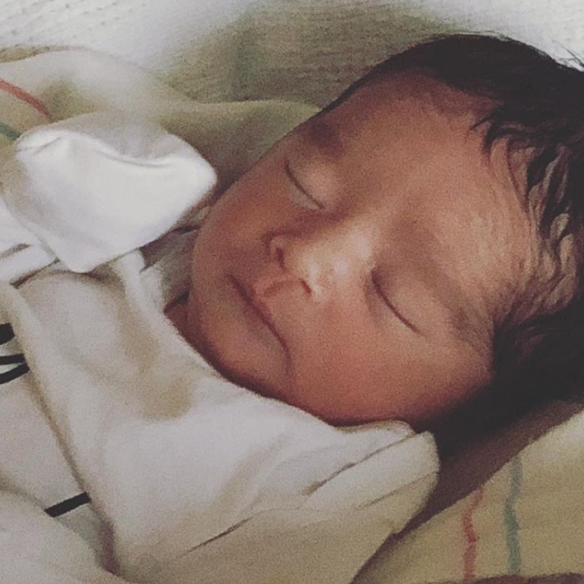 "Hayes Alba Warren 12/31/17 Best gift to ring in the New Year!! Cash and I feel so blessed. Haven and Honor are already obsessed with their new baby bro. 👶🏽💙 #familyof5," Jessica Alba gives birth to her third child with husband Cash Warren.