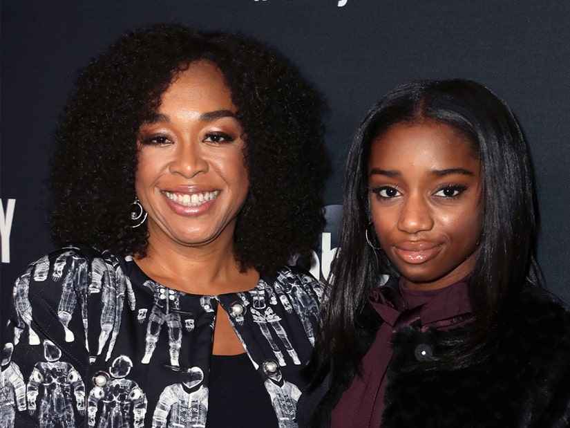 Shonda Rhimes S Daughter Has Never Seen Grey S Anatomy — And That S Best Compliment Ever