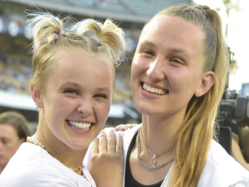 Did JoJo Siwa And Girlfriend Kylie Prew Break Up? Rumors Explained