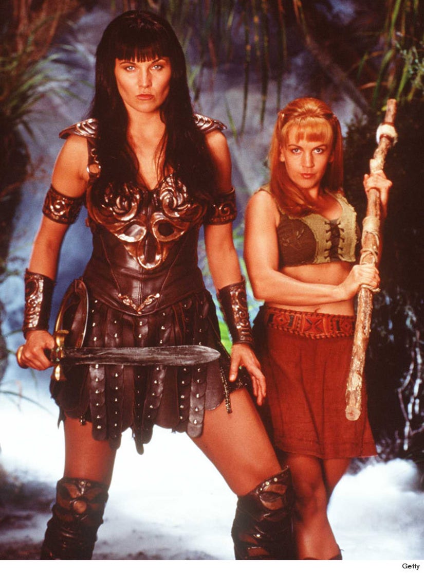 Xena And Gabrielle Reunite See Lucy Lawless And Renee Oconnor Now 