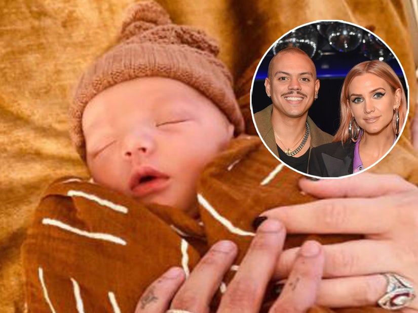 Ashlee Simpson And Evan Ross Welcome Son Ziggy We Are So Blessed 3683