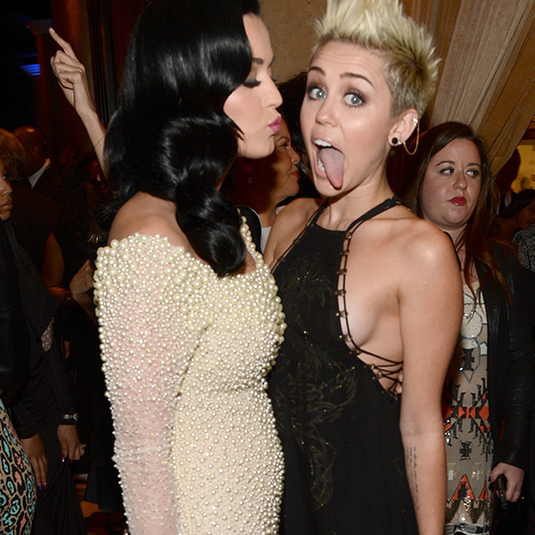 Miley cyrus side boob