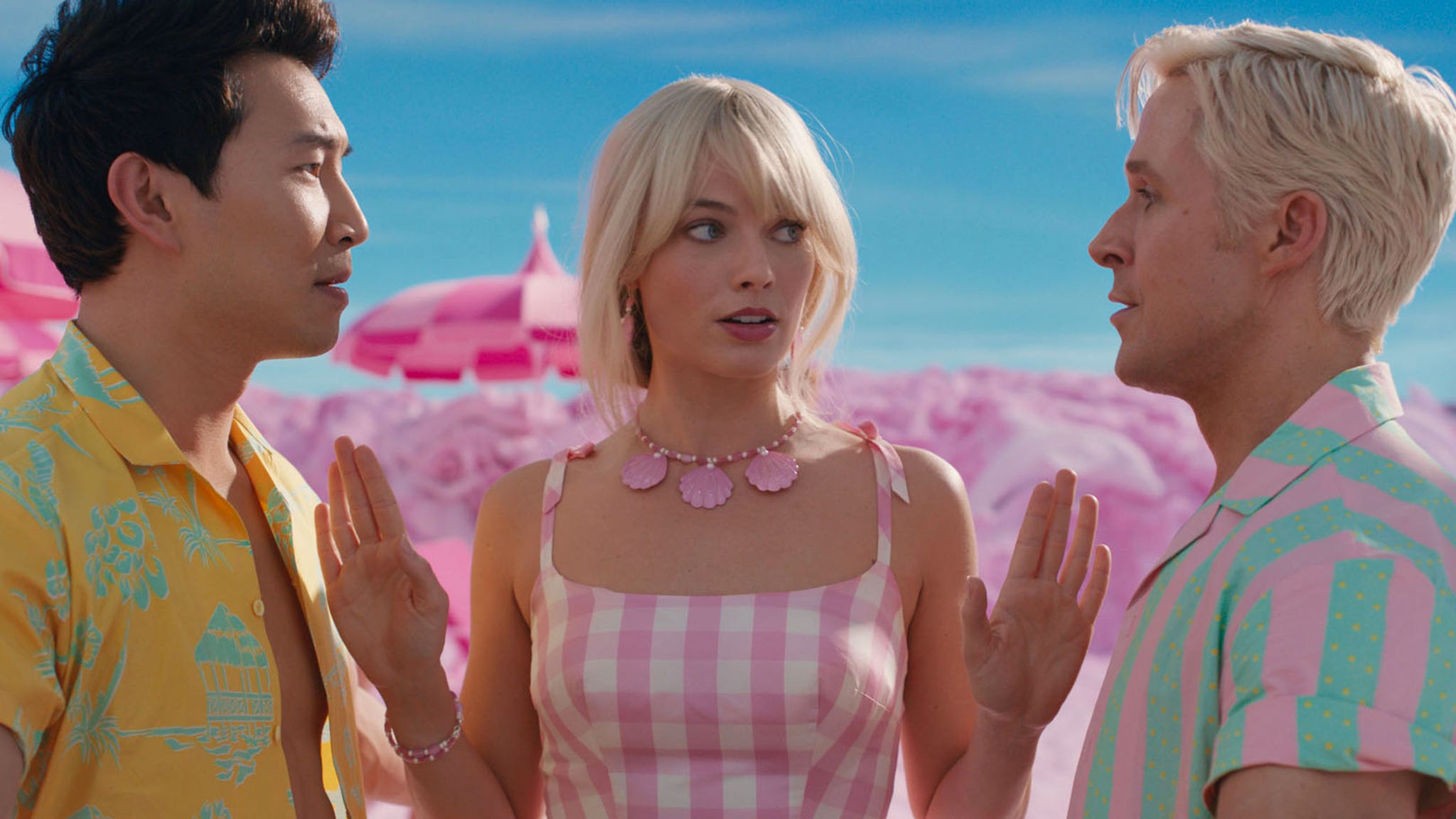 Ryan Gosling & Simu Liu's Kens Battle Over Margot Robbie's Barbie In New Trailer