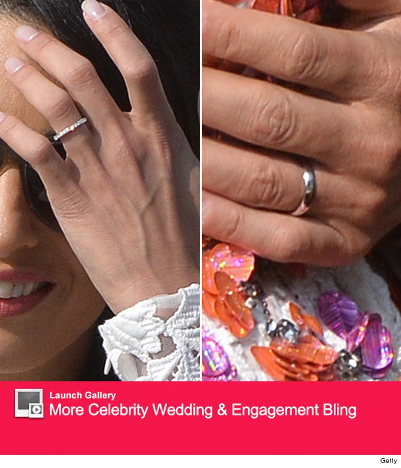 Toegeven zuur Tram See First Photos of George Clooney & Amal Alamuddin's Wedding Rings!