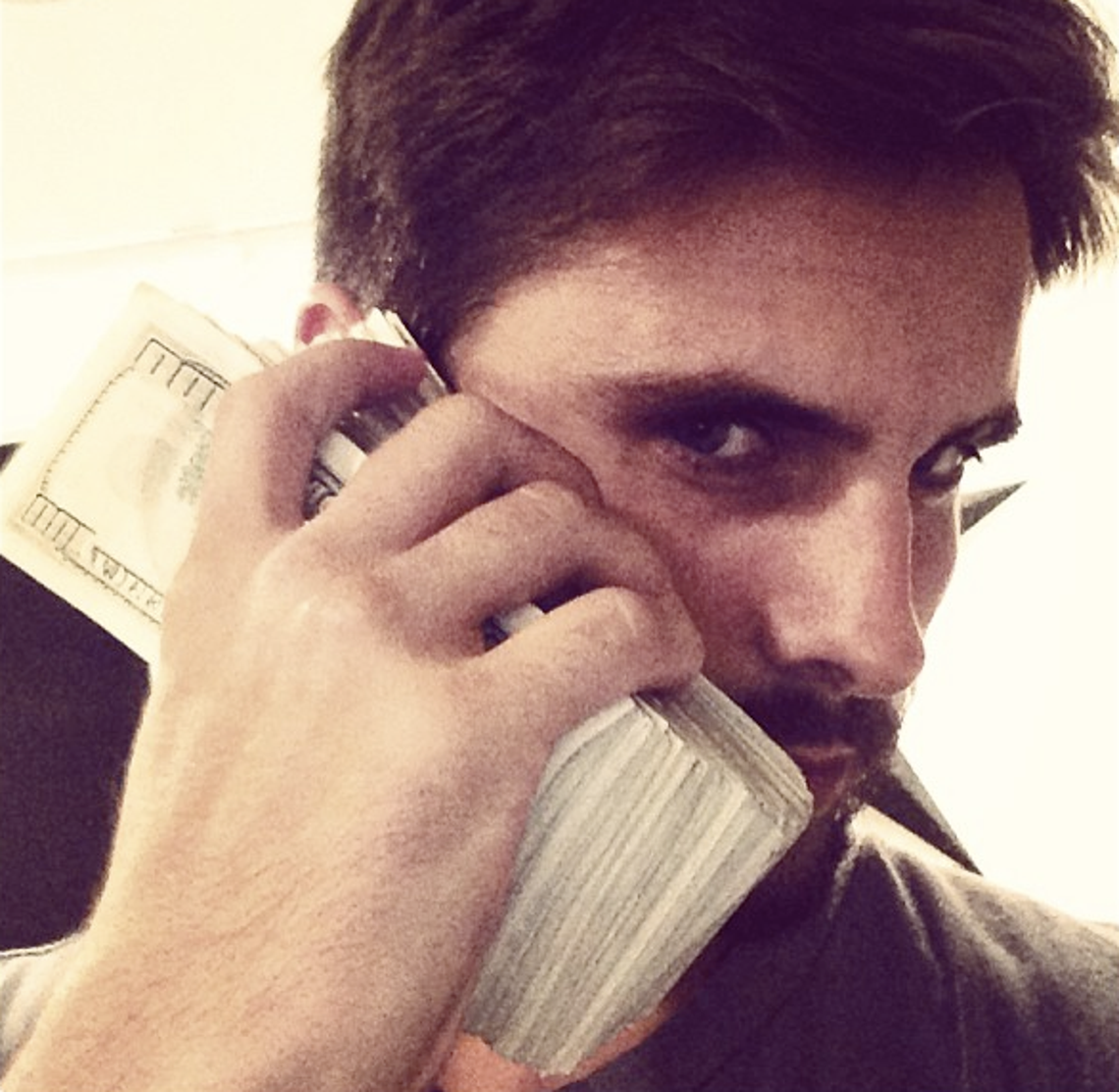 Scott Disick Shows Off, image size:1140x1113