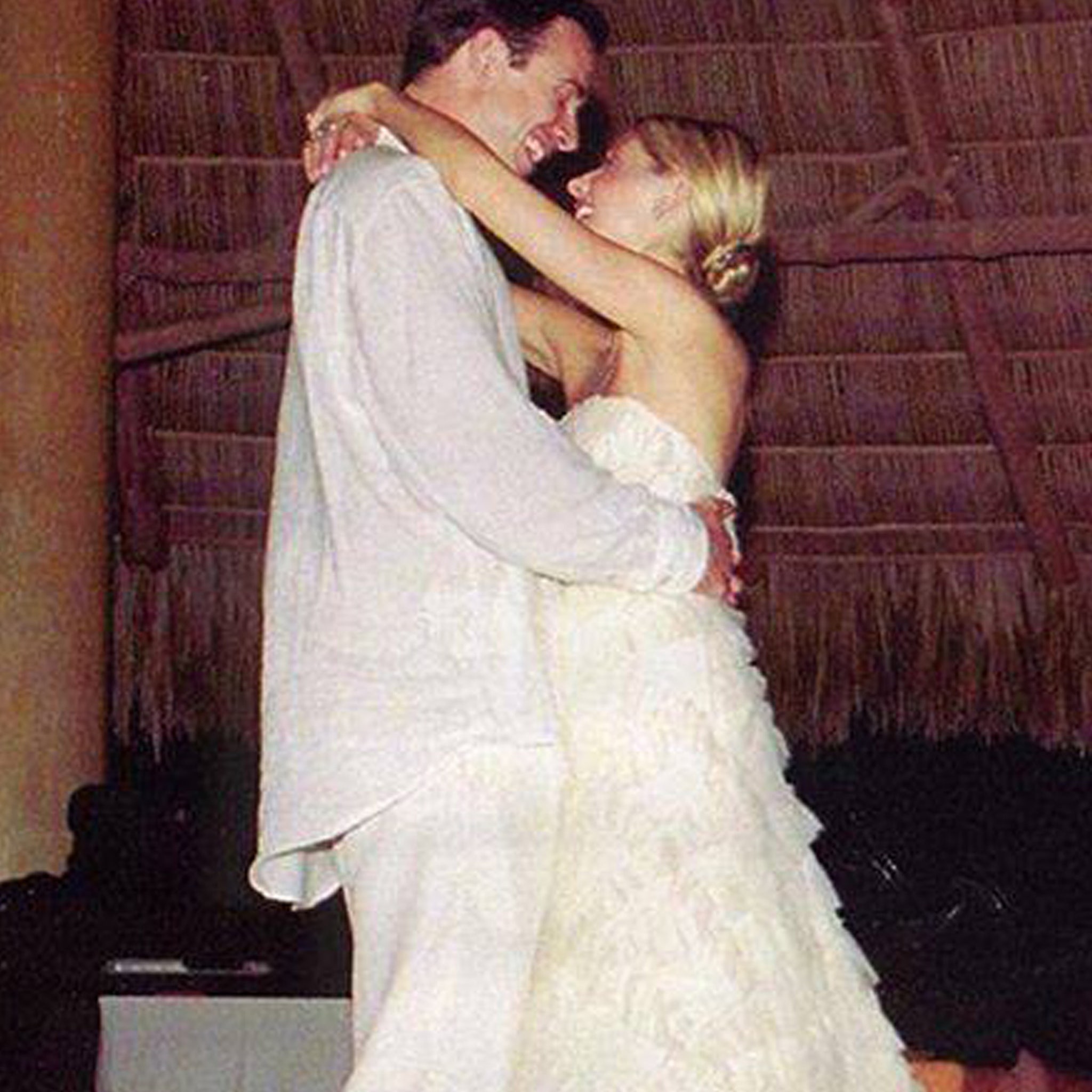 Sarah Michelle Gellar Celebrates 13 Year Wedding Anniversary with