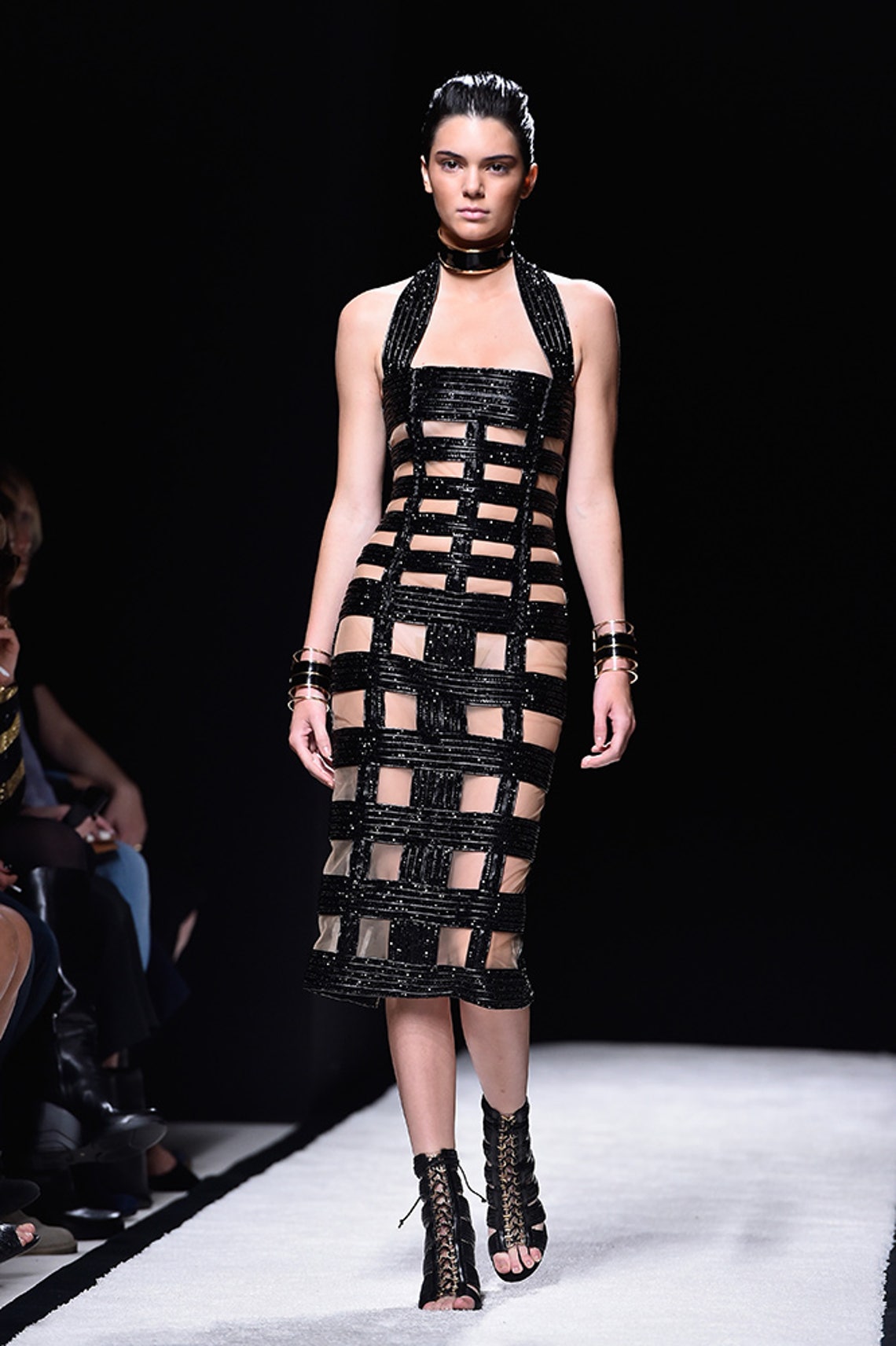 Kendall Jenner's Fall 2016 Runway Moments [PHOTOS] – Footwear News