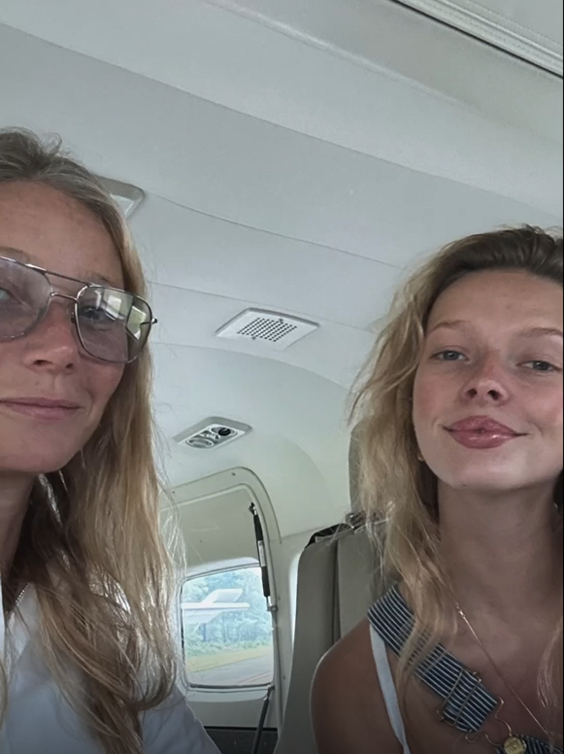 Inside Paltrow's Summer Vacation with Family & Friends(00)