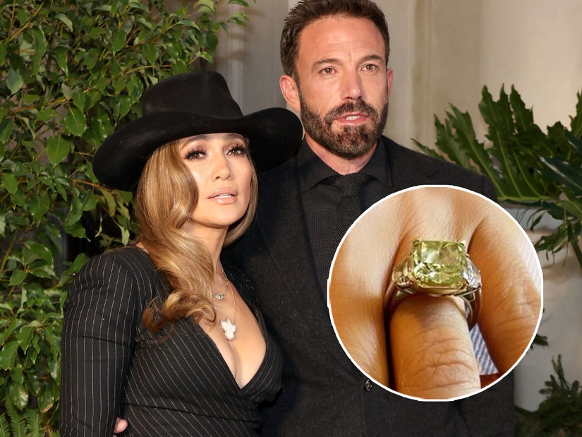 Jlo on sale engagement ring